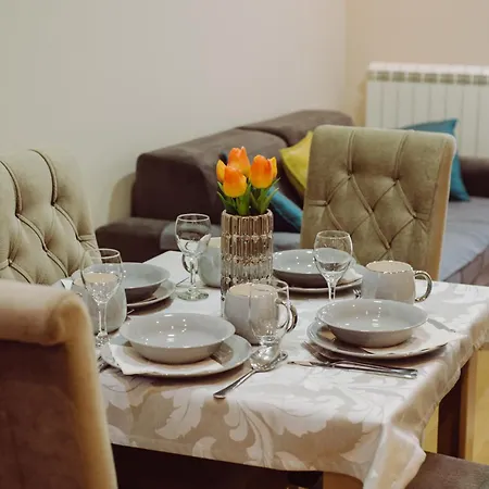 Gora Apartman, Apartment